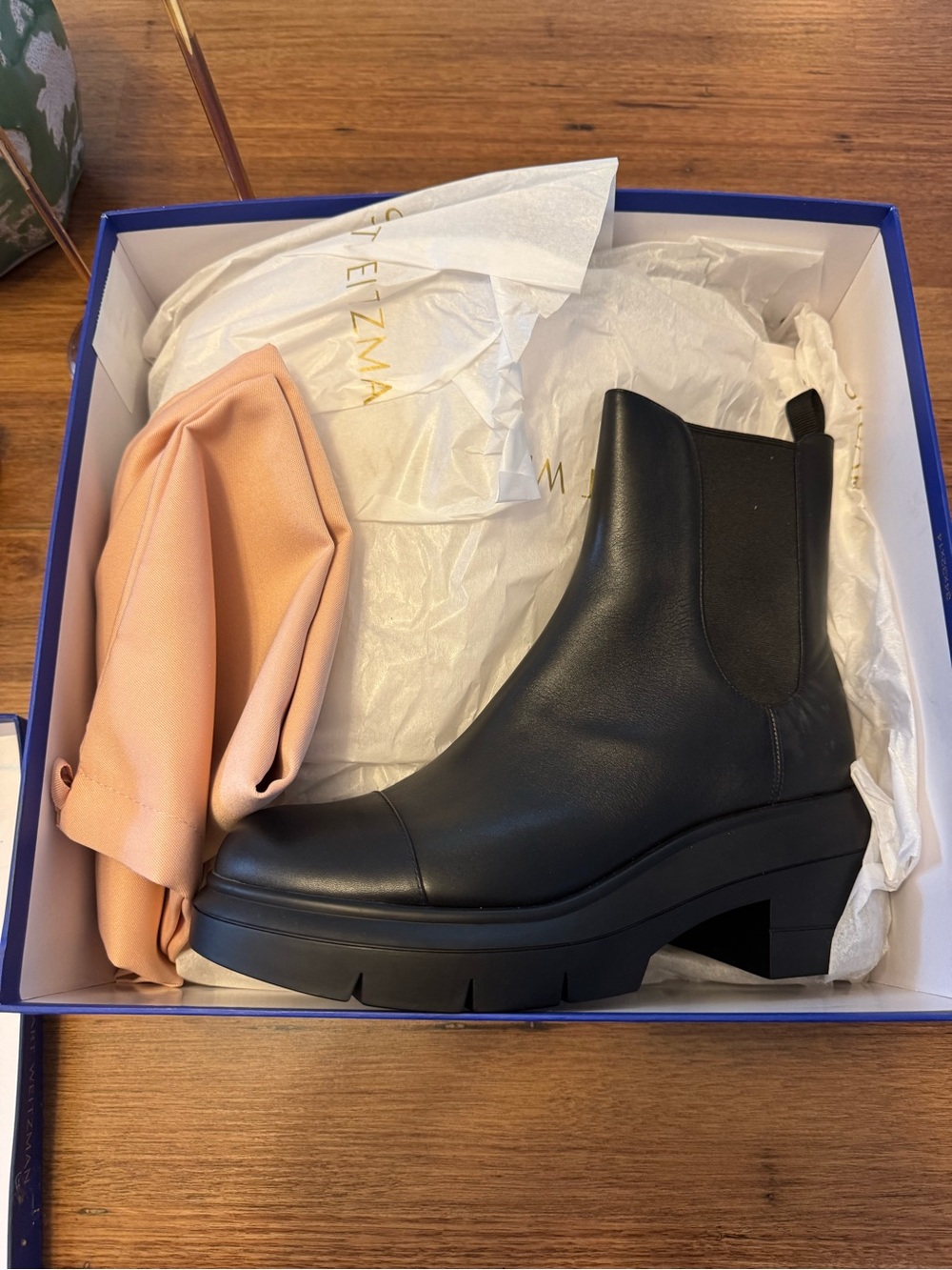 NEW IN BOX Stuart Weitzman Chelsea Boots